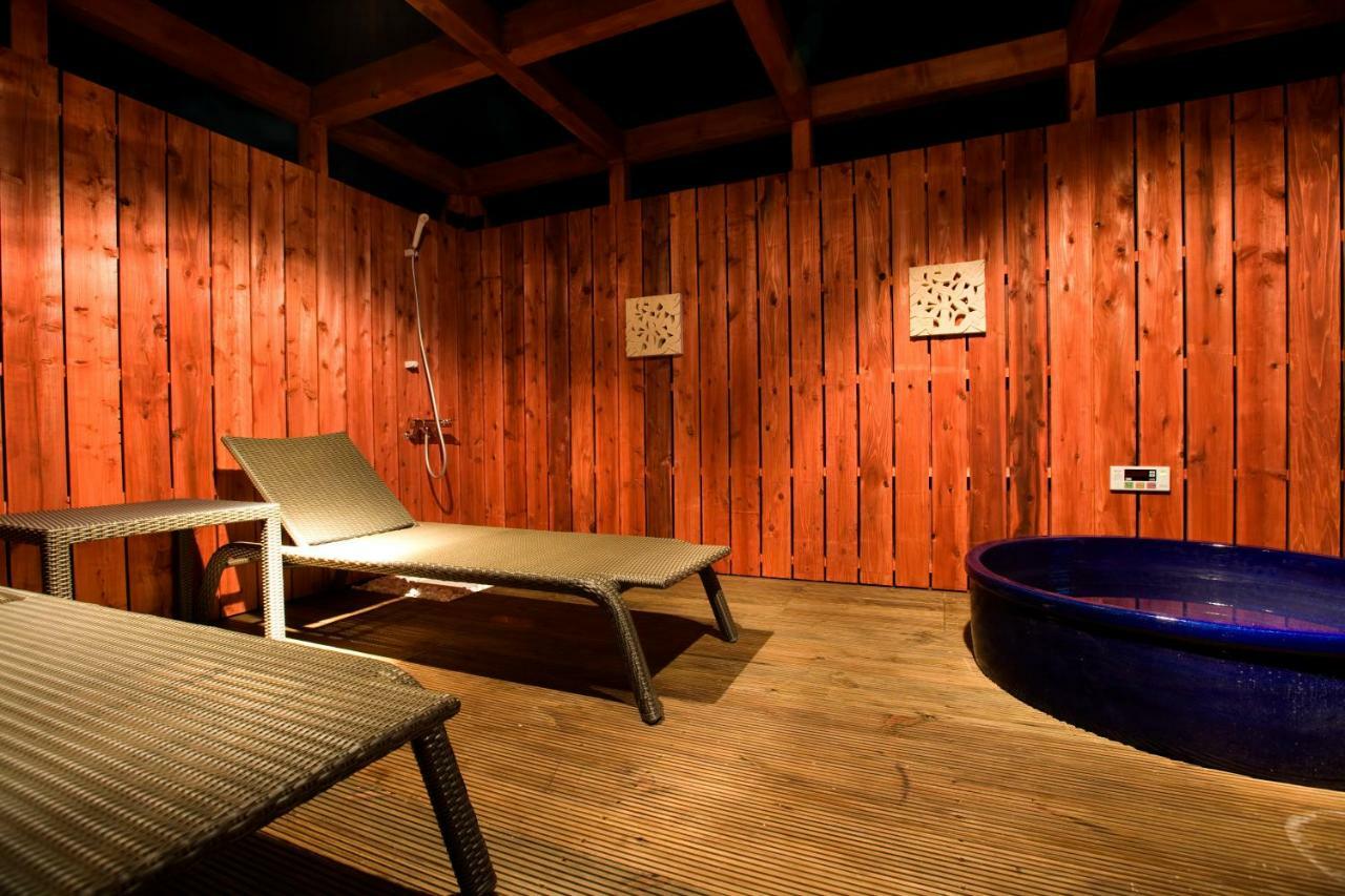 Hotel Bintang Pari Resort (Adults Only) Kobe Buitenkant foto