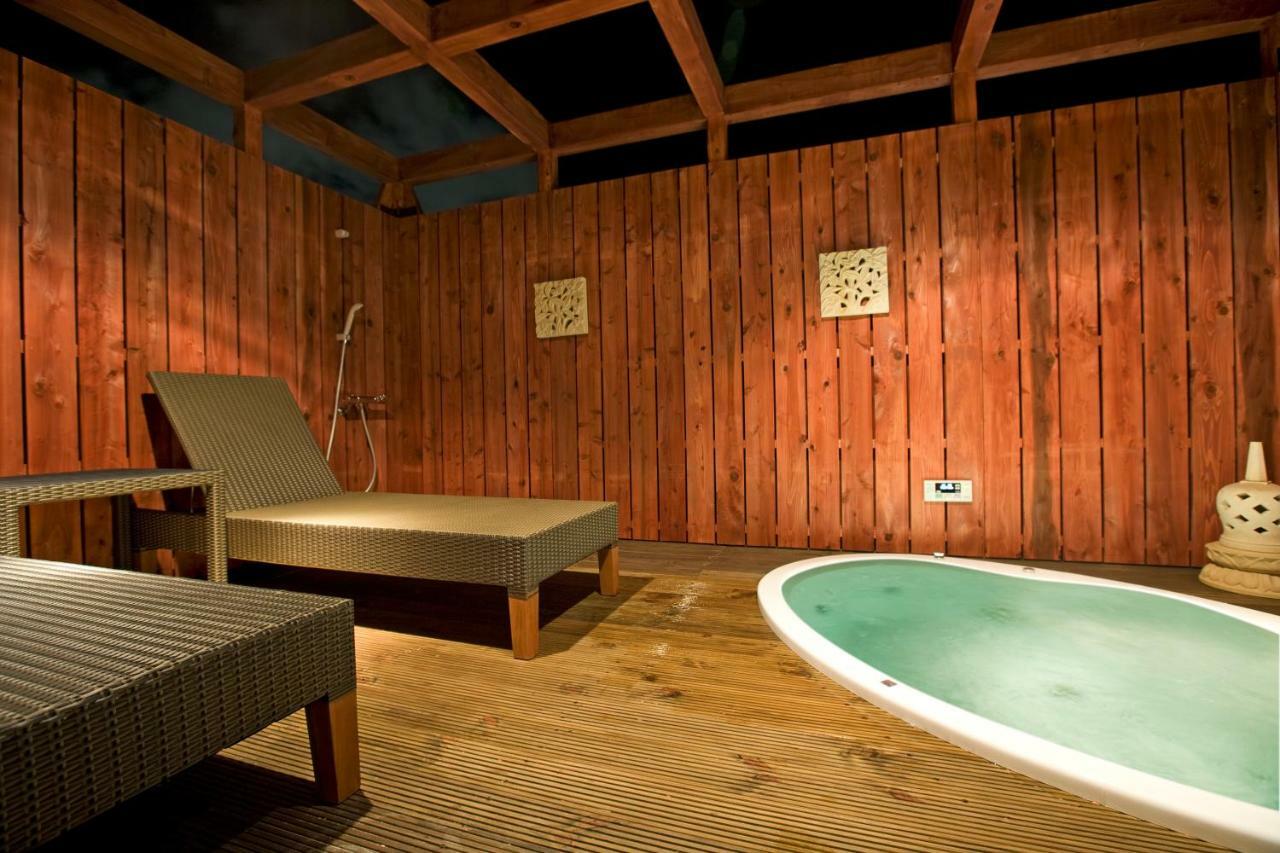 Hotel Bintang Pari Resort (Adults Only) Kobe Buitenkant foto